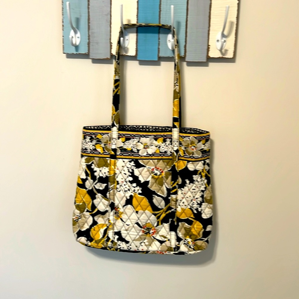 Vera Bradley Dogwood Holiday Tote / Retired Design 2012 / Excellent Condition